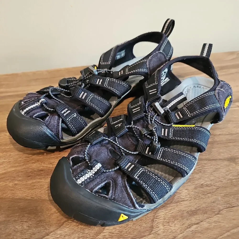 Keen Clearwater CNX Sandals Men Black Cordlock Round Toe Waterproof Outdoor - 9